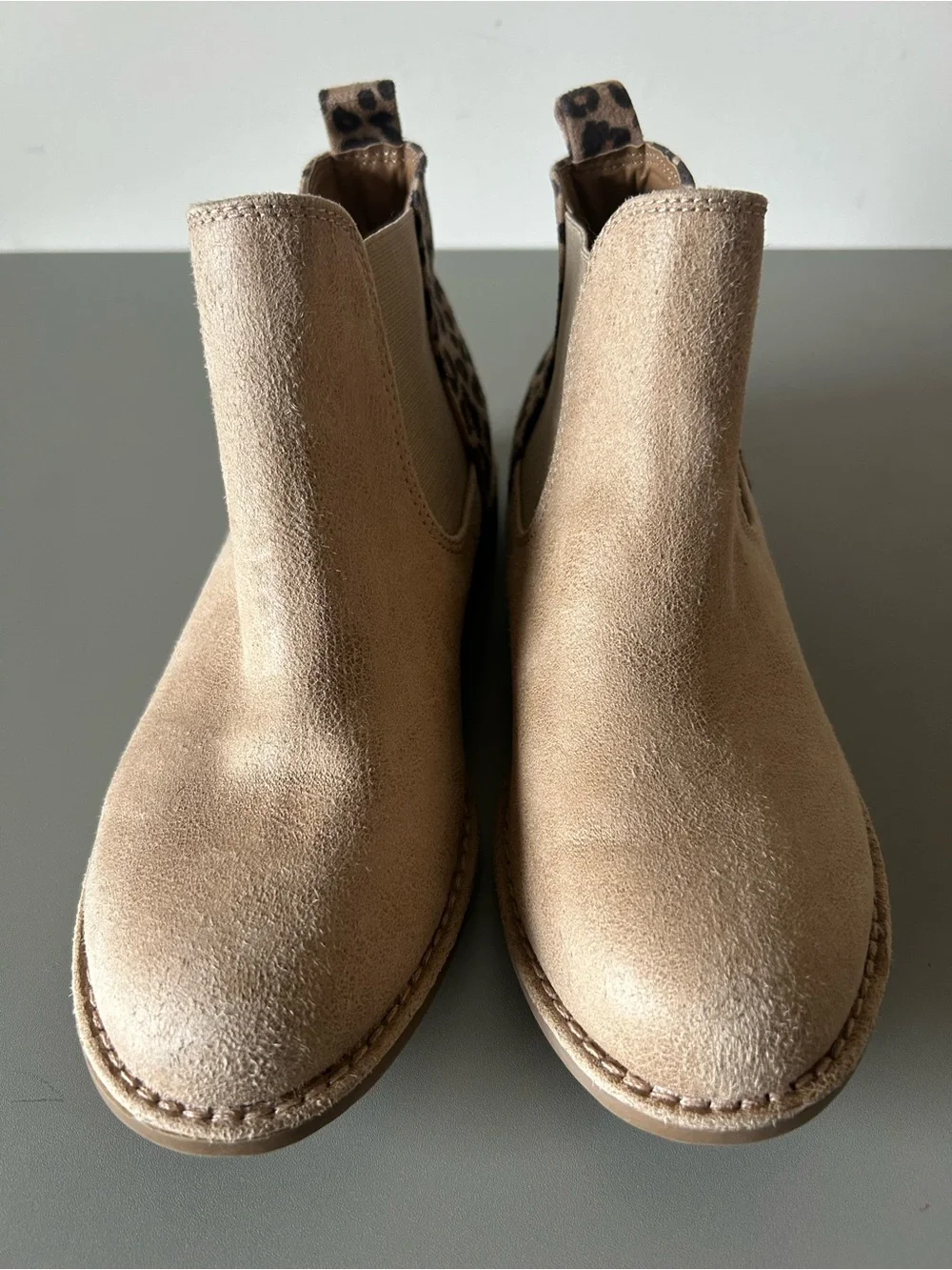 Women’s Leopard Animal Print Chelsea Boots Beige Suede Seven Dials Booties 6M